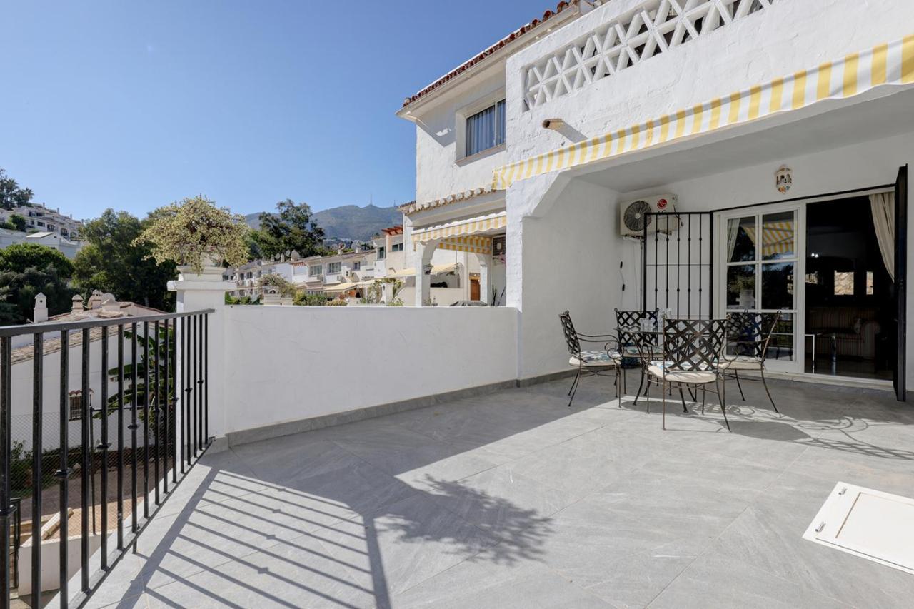 Quaint 2 Bedroom Townhouse With Pool Close To Sea! Benalmádena Exterior foto