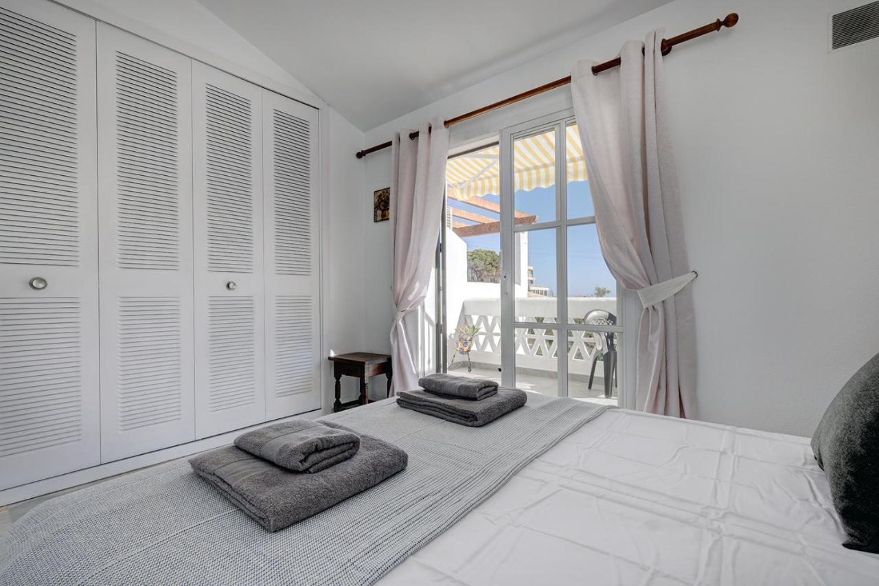 Quaint 2 Bedroom Townhouse With Pool Close To Sea! Benalmádena Exterior foto