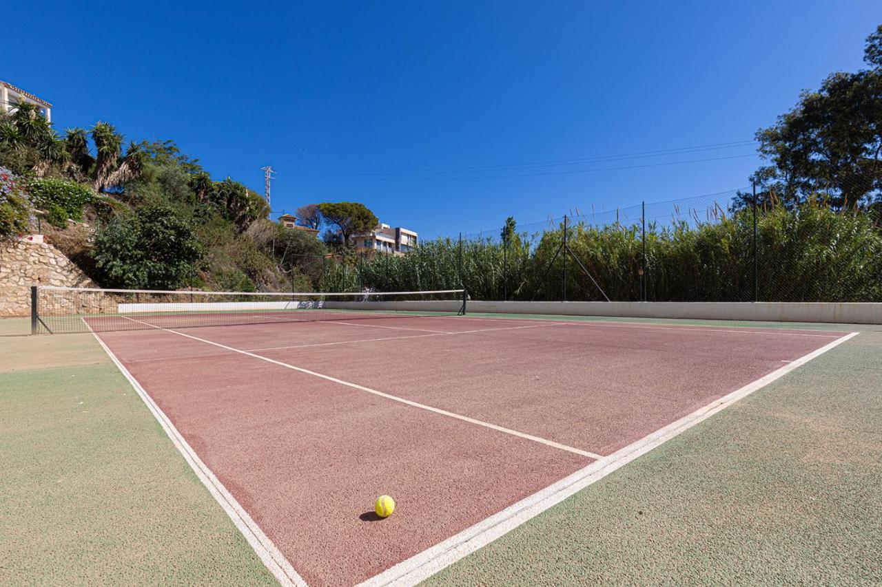 Quaint 2 Bedroom Townhouse With Pool Close To Sea! Benalmádena Exterior foto
