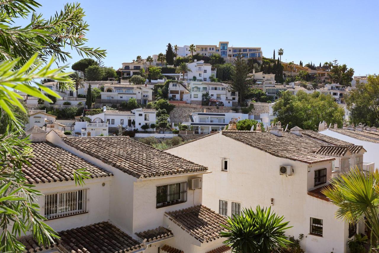 Quaint 2 Bedroom Townhouse With Pool Close To Sea! Benalmádena Exterior foto