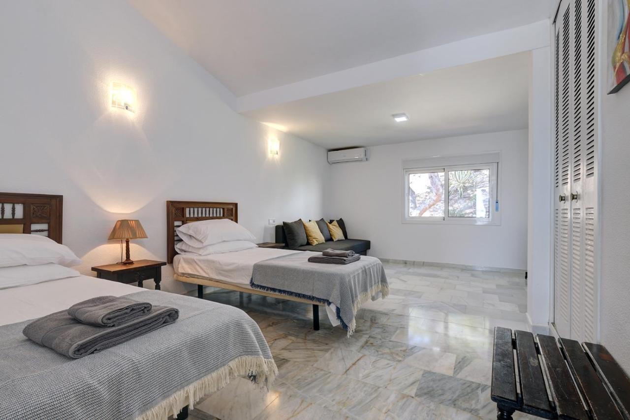 Quaint 2 Bedroom Townhouse With Pool Close To Sea! Benalmádena Exterior foto