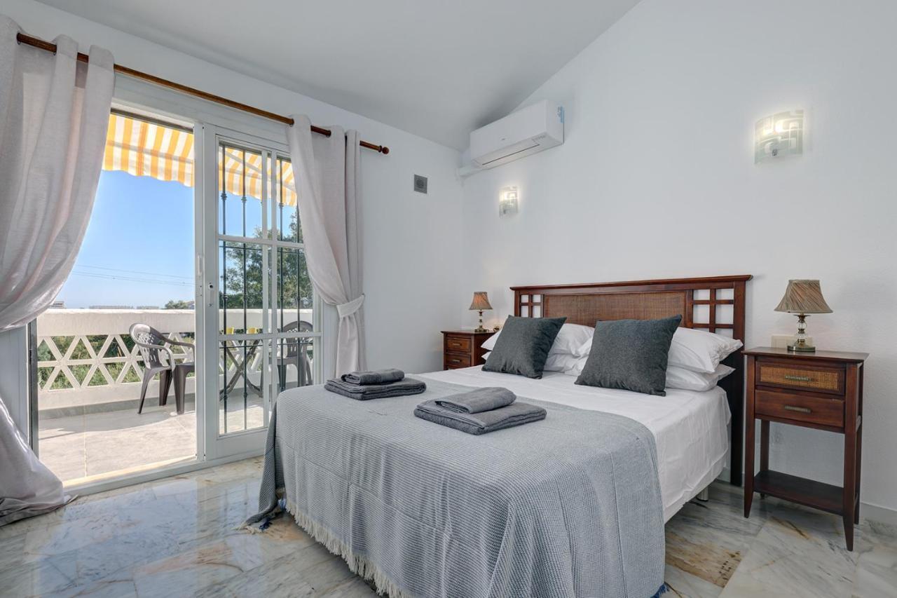 Quaint 2 Bedroom Townhouse With Pool Close To Sea! Benalmádena Exterior foto