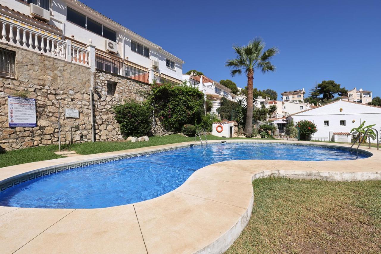 Quaint 2 Bedroom Townhouse With Pool Close To Sea! Benalmádena Exterior foto